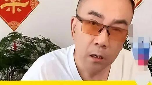 相声大咖婚内出轨，将小三私生子带回家，贼喊捉贼帮着小三骂原配