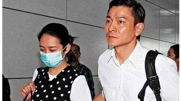 刘德华娇妻聊天记录泄露！曝光了朱丽倩对他的称呼，这字信息量大