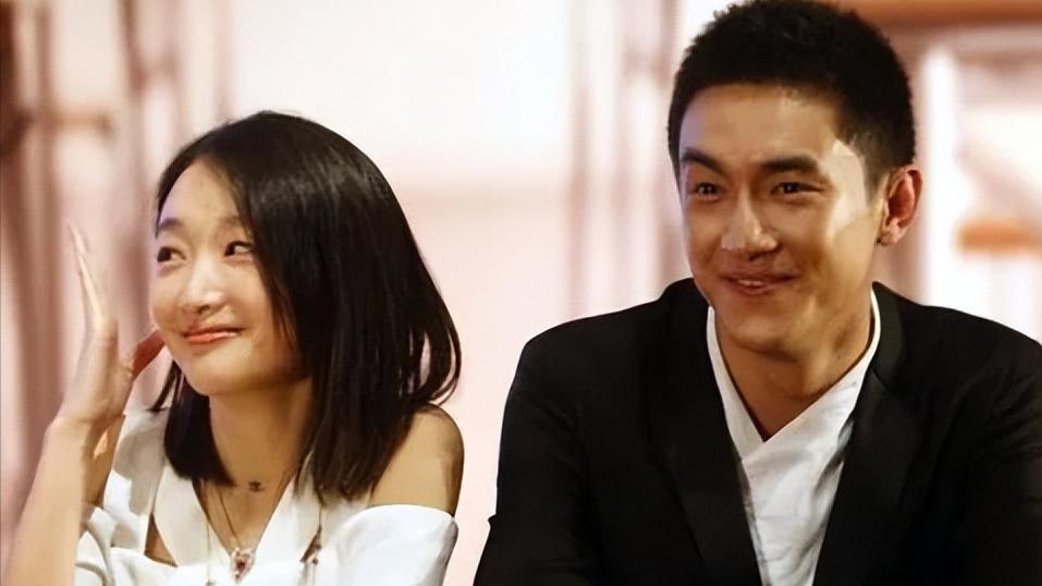 私生活混乱，与男友玩拔萝卜不拉窗帘，周冬雨还是暴露了本性