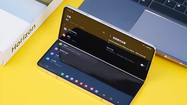 三星太不讲武德了，三星Z Fold4跌至2849，堪称手机行业新卷王