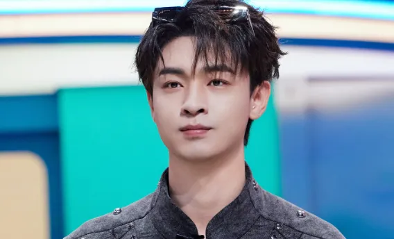 秦霄贤一翻车，圈内一多半小花被连累...