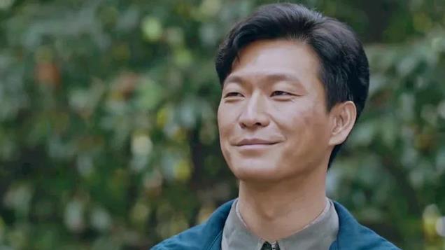 明明同一人，演完《士兵突击》，再演《我是刑警》，差点没认出来