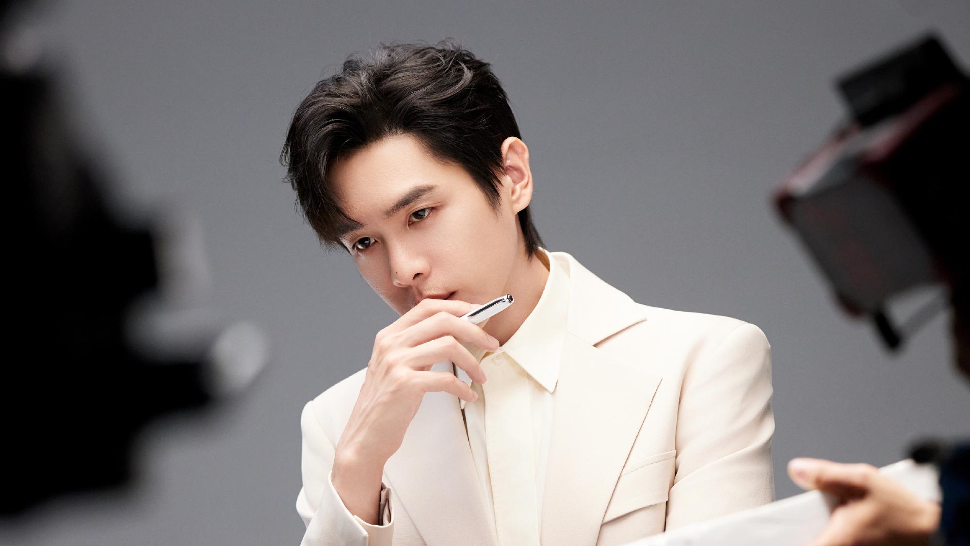 张若昀新剧《人之初》火热来袭，唐嫣惊喜客串，不出意外这剧会爆