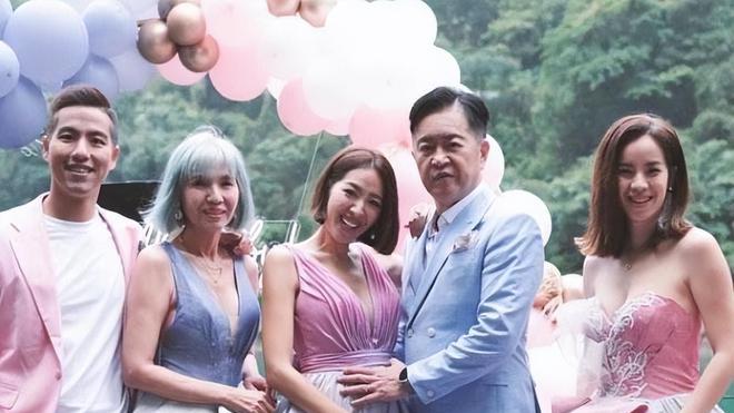 刘伊心官宣怀三胎，富豪老公开心到飞起：终于等到小棉袄了！