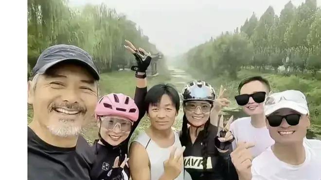 成龙老了，李连杰老了，周星驰也老了而68的他看起来像30岁