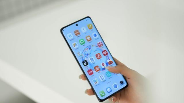 荣耀急眼了，5800mAh+1亿像素才卖1103元，同价位“卷王”