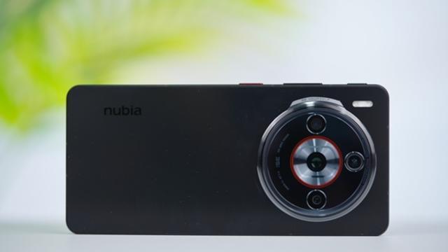 同价位“搅局者”，卫星通信+骁龙8Gen2，双11期间才卖1963元