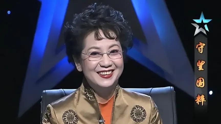 和丈夫坚持AA制49年，甚至连一个鸡蛋也不多吃，李维康真的幸福吗？