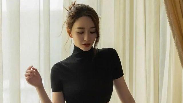 李小冉翻红浪潮再起，她的颜值能否经得起“显微镜”下的审视？