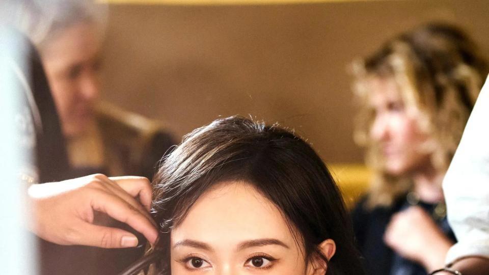 《繁花》之后唐嫣又出新作，面部僵硬“状态大变”，不如以前美了