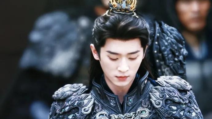 期待！宋轶《与晋长安》预告也太带感了吧！丞磊白发异瞳又帅又狂野