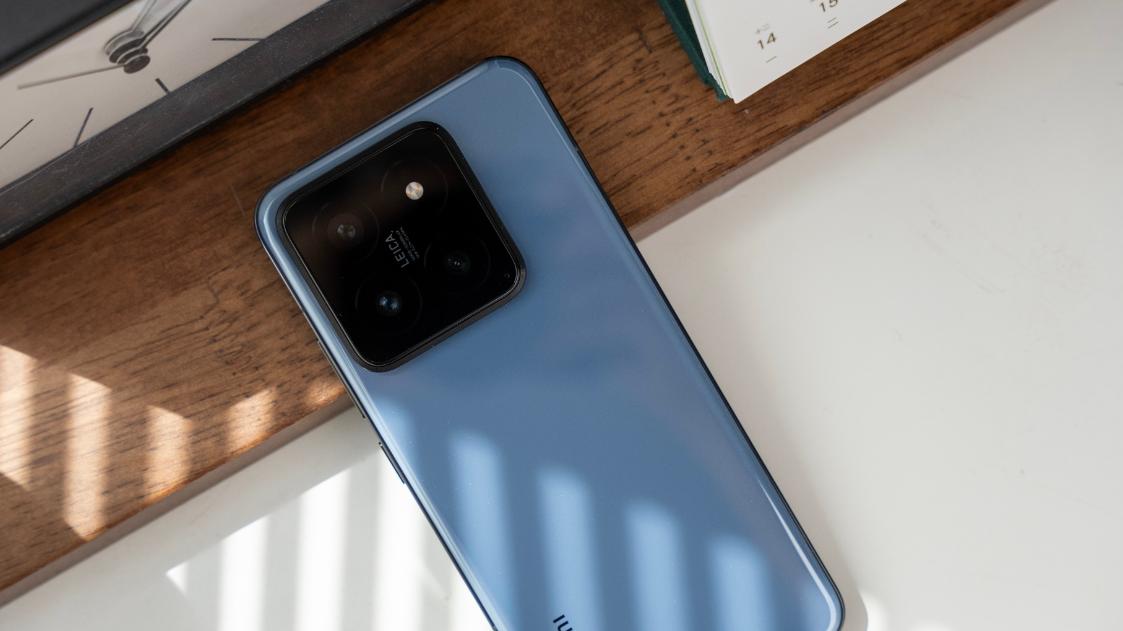 小米高端机一跌再跌，骁龙8Gen3+60倍变焦，如今低至3249元起