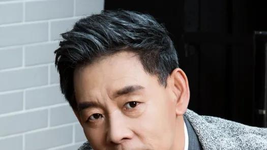 国家一级演员李光复：77岁仍在拍戏，住上亿四合院，儿子是他一生骄傲