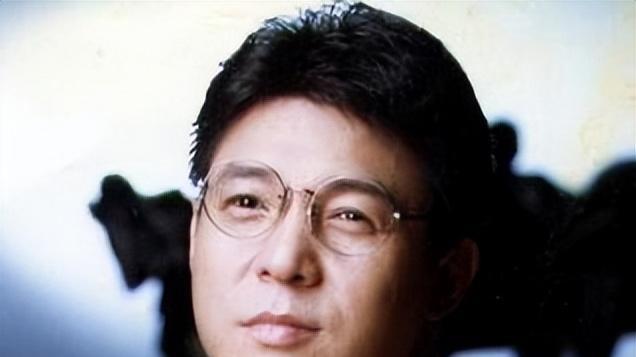 90年代那个唱《再回首》的韩国歌手姜育恒，如今过得还好吗？