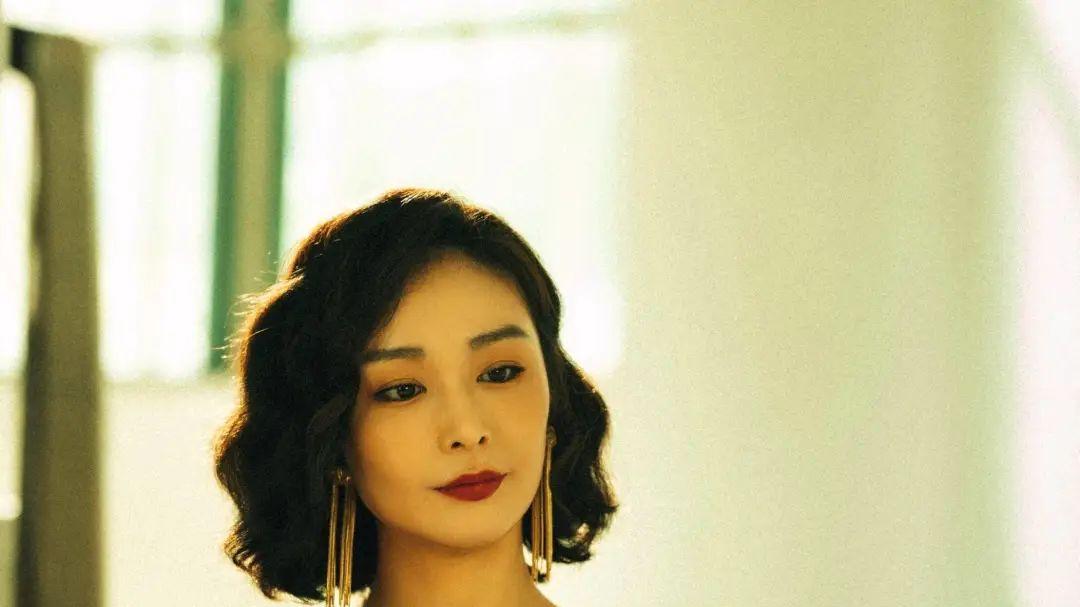 36岁高叶的身材有多好？看过她的健身照，才知她是真自律