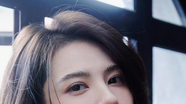 《清明上河图密码》她酷似高圆圆，长得美身材好，还是北影研究生