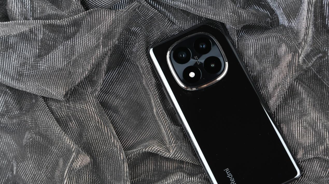 给随便选一款全能手机的用户 Redmi Note 14 Pro+抢先体验