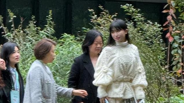 34岁李子柒生图曝光，脸部浮肿，鼻子肿大，身材臃肿像老阿姨！