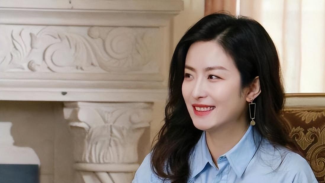 她曾是胡歌的初恋女友，因父亲一句狠话，40岁的她至今不敢结婚!