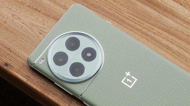 一加旗舰开始“内卷”，16GB+512GB跌价981元，捡漏好机会