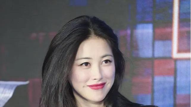 看了观众对《宿敌》廖凡的评价，朱珠的话，终于有人信了