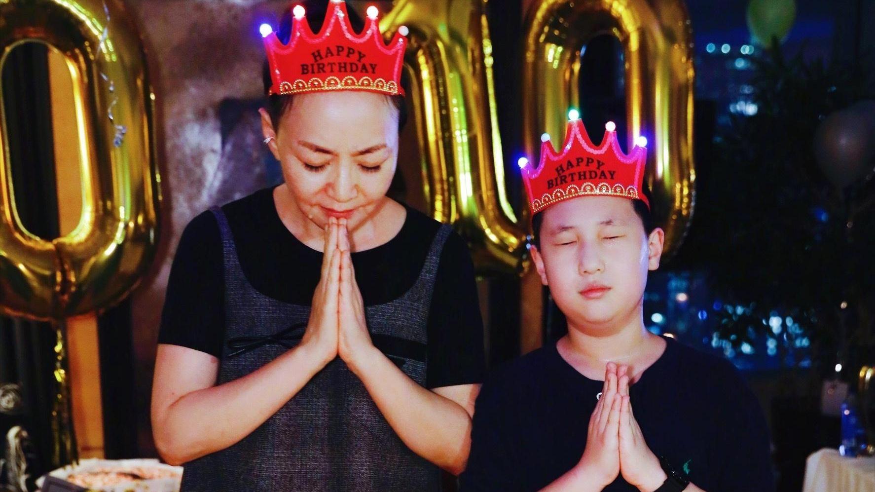 众星云集道贺宋丹丹庆64岁大寿，姜妍夫妇到场，连张一山也来了