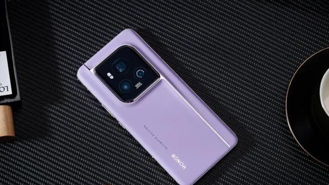 荣耀终于摊牌，16GB+1TB突降2136元，双卫星通信+IP68+素皮机身