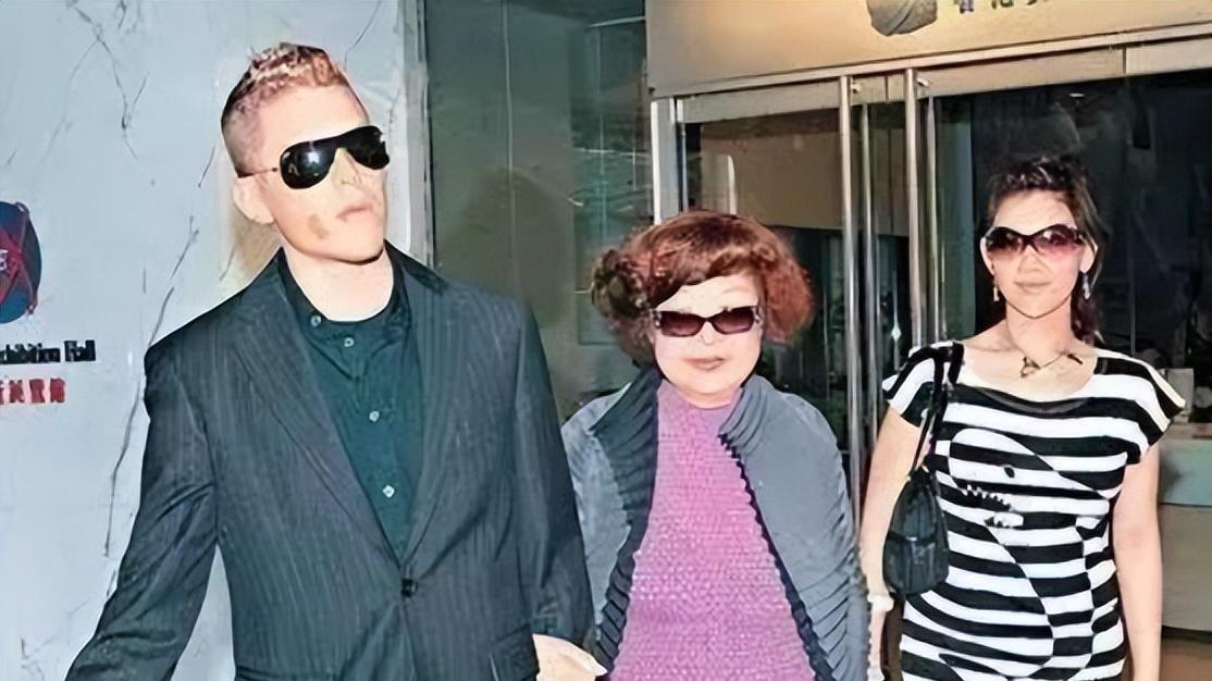 14年后遗嘱终生效，败光千万家产醒悟后，郑少秋女儿再得亿万遗产