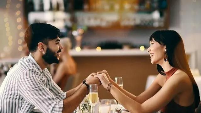 “听妈的，晾她三月，彩礼准能打对折”“不用晾了，人家结婚了”