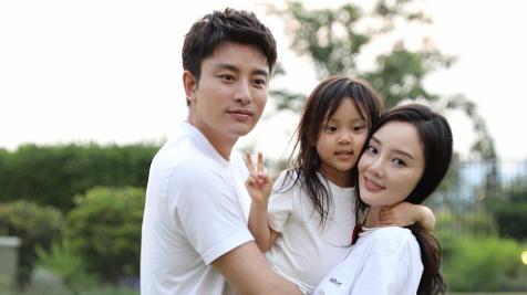 贾乃亮12岁女儿被逼退网后续！前妻怒怼网友：不，是你伤害了甜馨