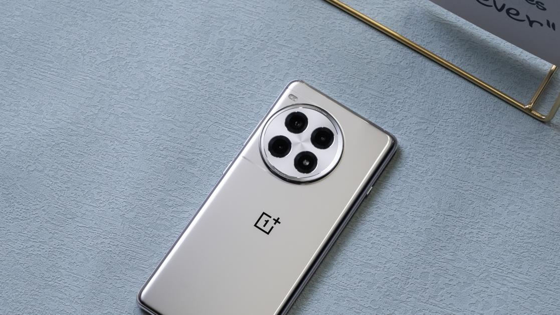 现在一部手机，一句话，一下子就能搞定一个精细的出行计划！