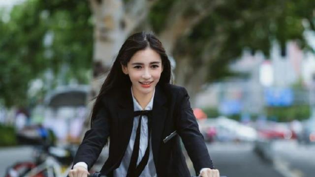 万万没有想到！35岁杨颖兜兜转转干回“老本行”，成内娱最大笑话