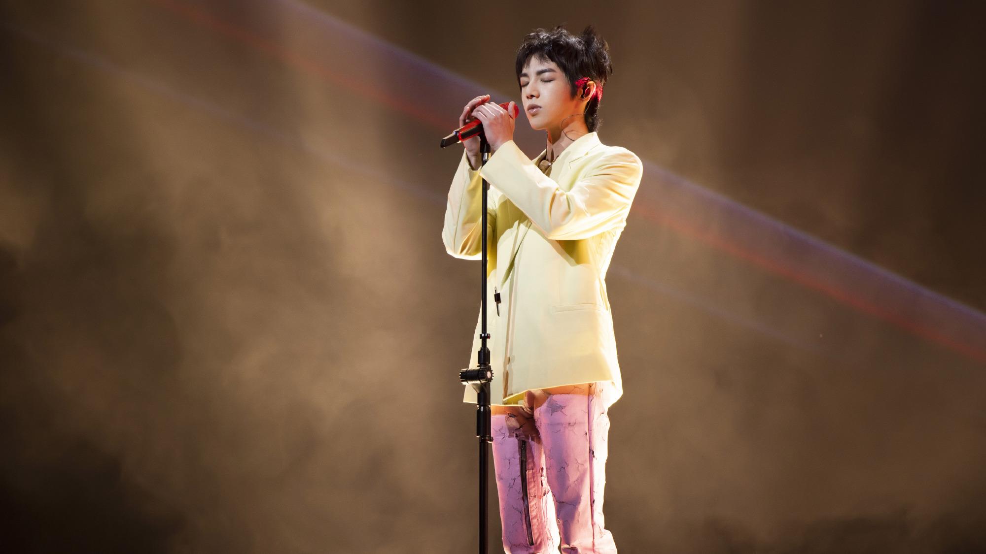 披荆斩棘，华晨宇终登华语乐坛巅峰成为一代宗师