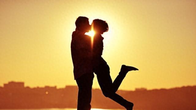 十二星座的爱情倾向，来看看你是浪漫至上还是现实主义？