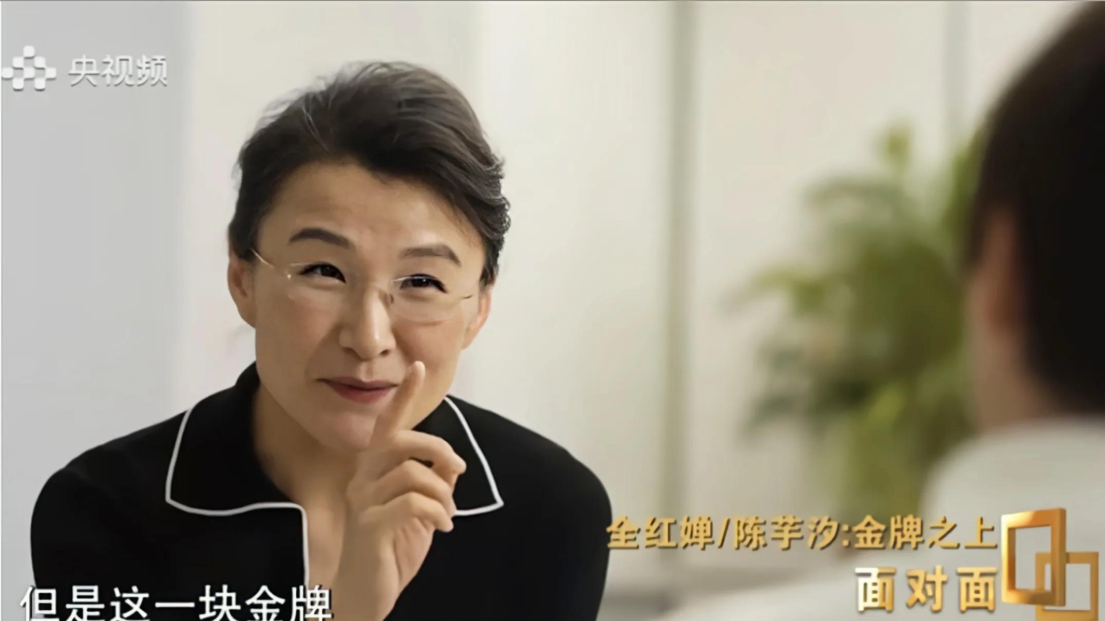 还得是央视王牌记者出手，没有人可以笑着走出全红婵的这个采访