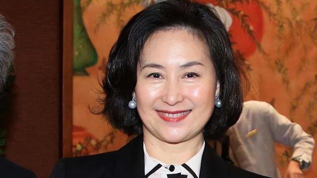 何超琼出席南京活动，62岁仍然光彩照人，副部级身份意外曝光