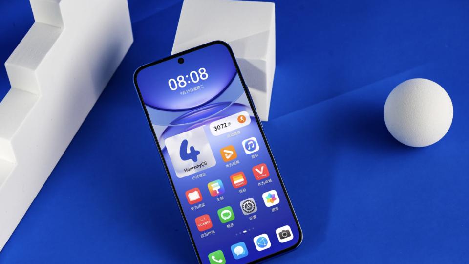 华为Nova13标准版被确认：60MP前置+50MP主摄，配色也已清晰