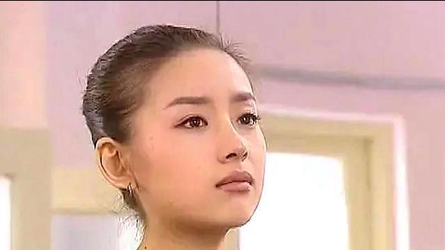 这一次声名狼藉的董洁，却打脸了40+装嫩的女演员，郝蕾说对了