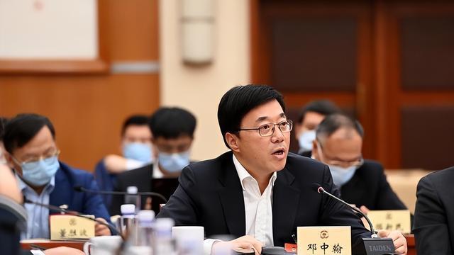 “中国芯片之父”弃美回国，轮到美被“垄断”！作用堪比核武器