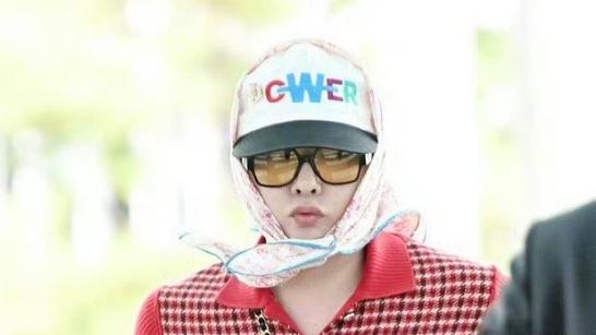 权志龙全身穿搭超20万，网友却嘲他像青岛大姨，粉丝怒了！