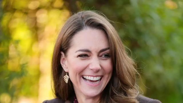 正式册封后！凯特王妃成为“凯瑟琳王后”，眼神也变得凌厉起来！