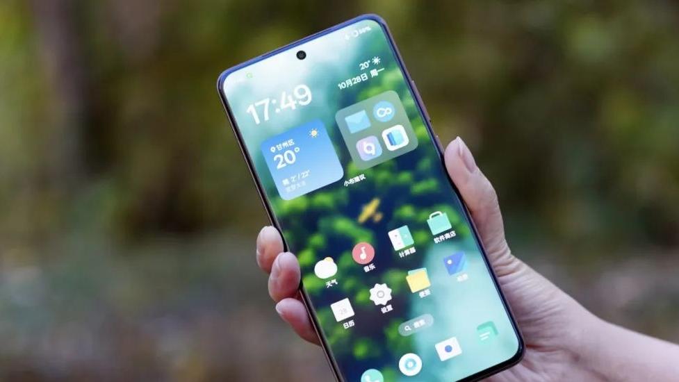 中端手机诞生新“黑马”！三星联合OLED屏+302万跑分+6500mAh