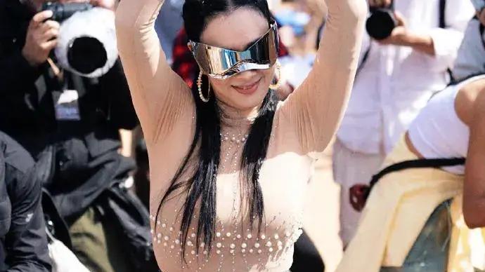 53岁的钟丽缇给内娱一次震撼！保养的很好，看着像35岁的女孩