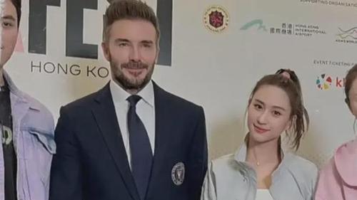 赌王千金何超莲惊现球场！网友热议：这身瑜伽裤装扮真的合适吗？