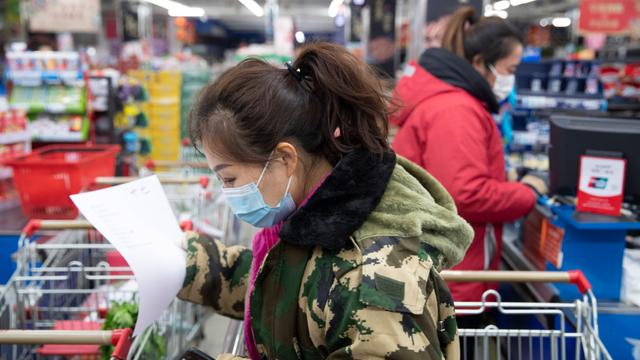 为何超市两三千的月薪，却很少有人辞职？员工：辞职是不可能的