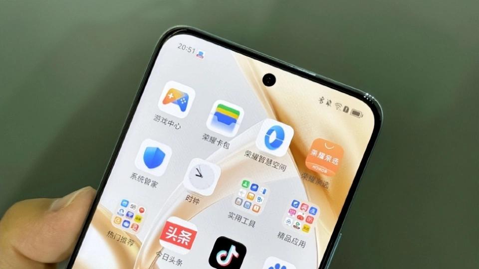 荣耀“不讲武德”，16GB+512GB+5200mAh，顶配版才卖2278元