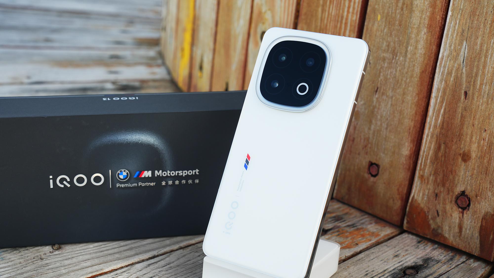 逆势而行！iQOO 13评测：加量不涨价，非常难能可贵