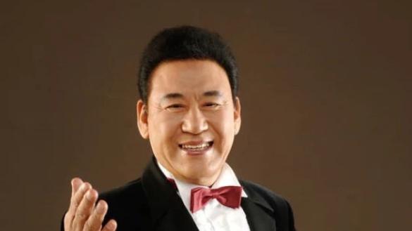 刚刚，韩国传奇歌手逝世，乐坛巨星陨落，留下不朽旋律