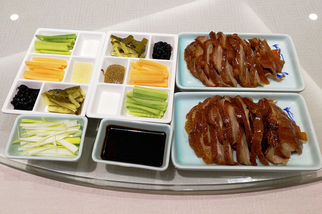 ?为何烧鹅不易走出广东，而烤鸭却能征服全国食客味蕾？
