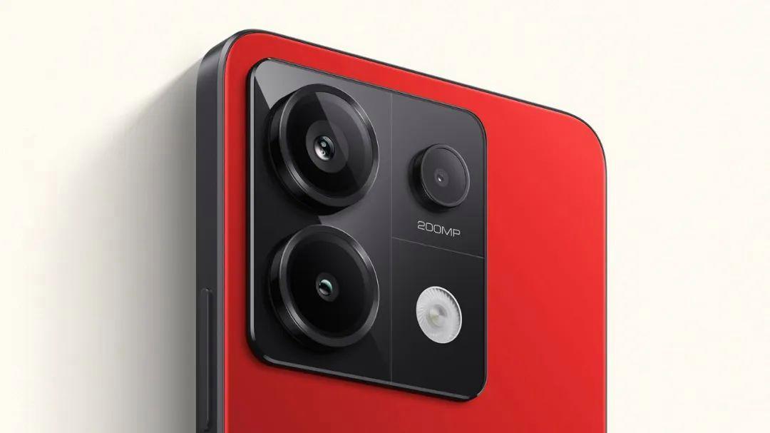 销量最好的两款千元机，一款搭载2亿像素主摄，另一款还是LCD屏幕